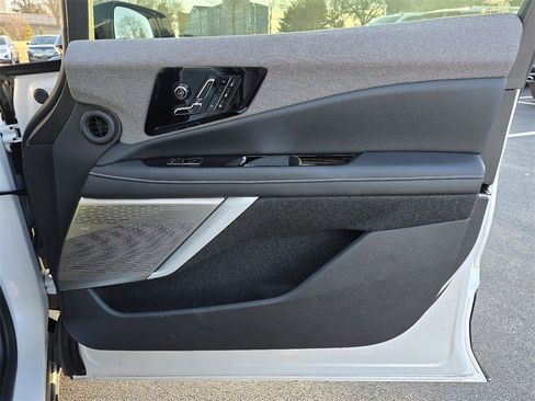 Used 2025 Cadillac Optiq Sport 2 image 32