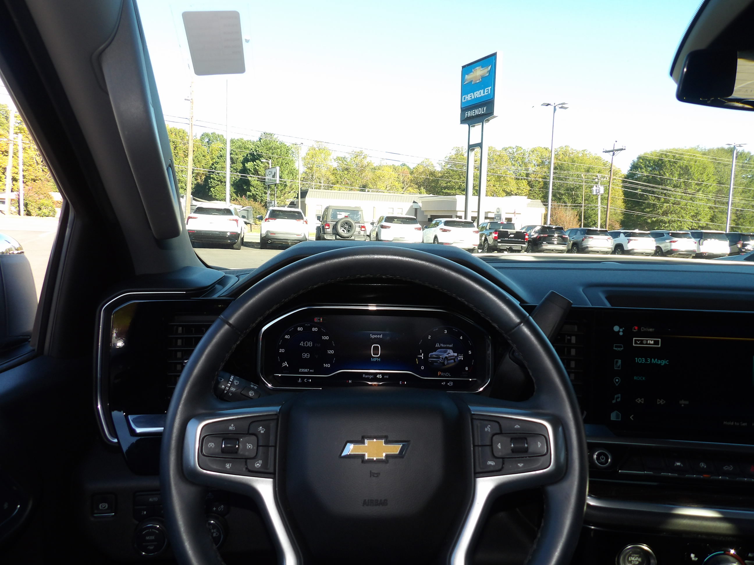 Used 2024 Chevrolet Silverado 1500 4x4 Crew Cab LT image 2