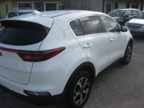Used 2021 Kia Sportage LX image 4