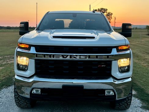 Used 2022 Chevrolet Silverado 2500 4x4 Crew Cab LT image 11