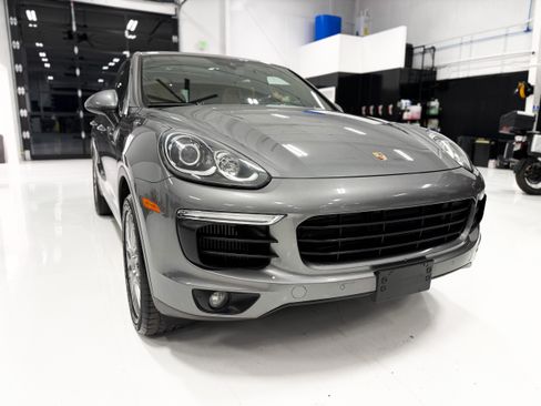 Used 2018 Porsche Cayenne S image 2