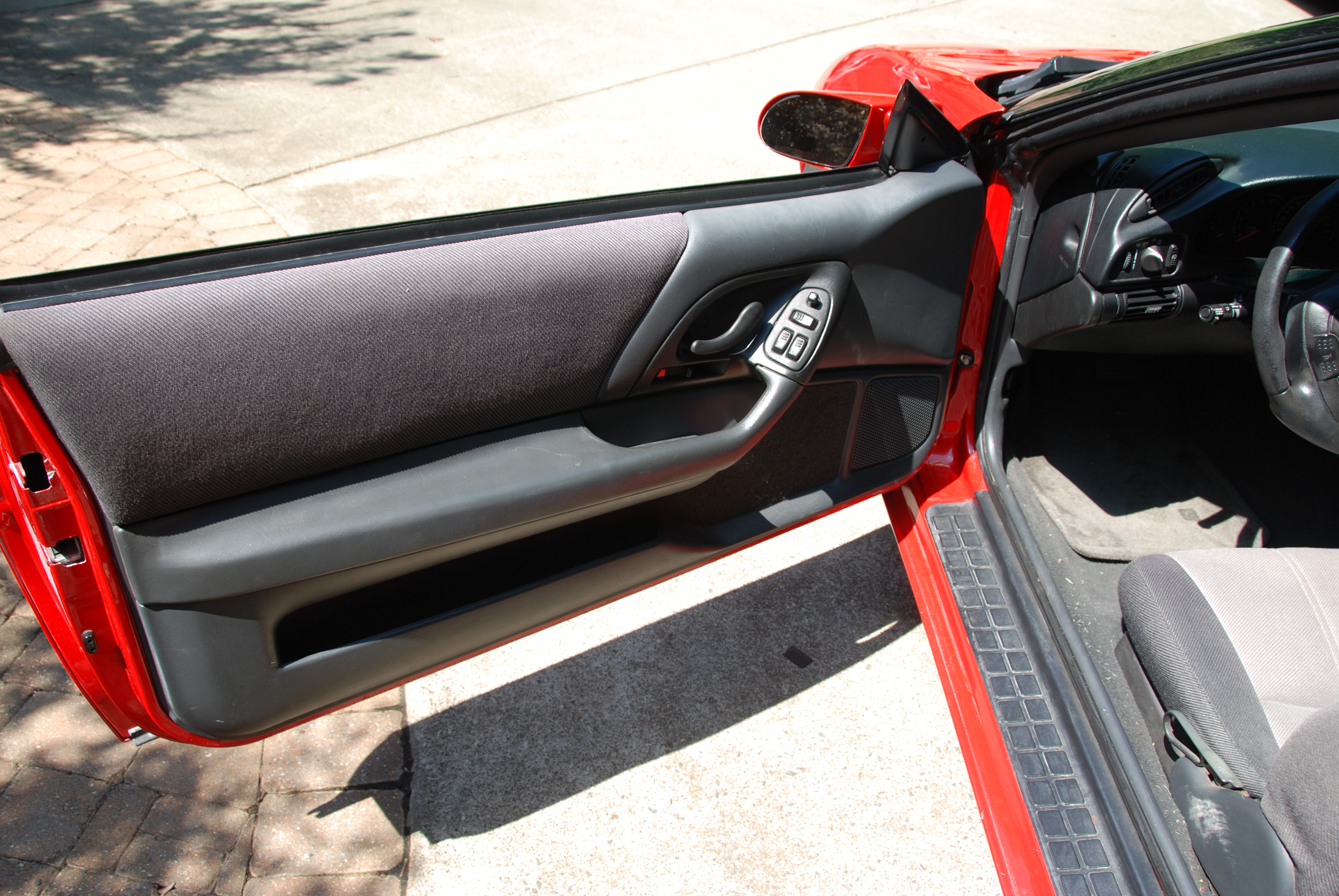 Used 1995 Chevrolet Camaro Z28 Convertible RWD image 21