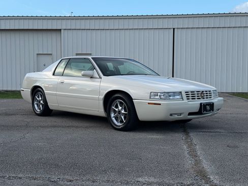 Used 2002 Cadillac Eldorado Collector's Edition FWD image 11