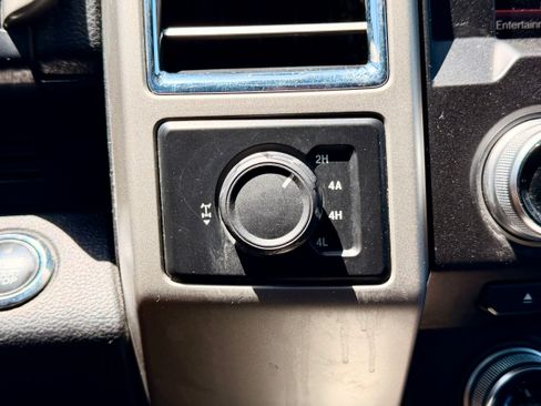 Used 2015 Ford F150 4x4 SuperCrew image 16