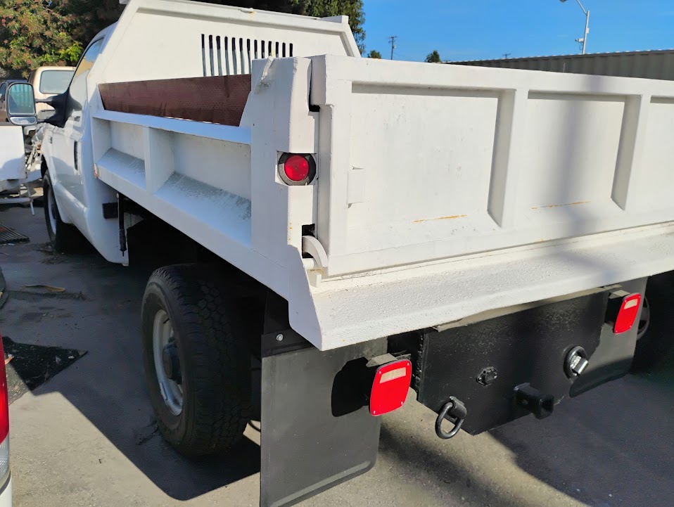 Used 2001 Ford F350 XL RWD image 2
