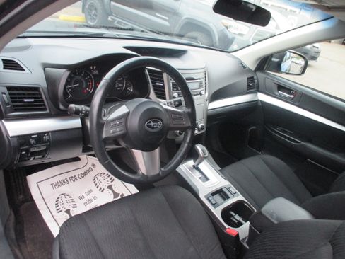 Used 2010 Subaru Outback 2.5i Premium AWD/4WD image 8