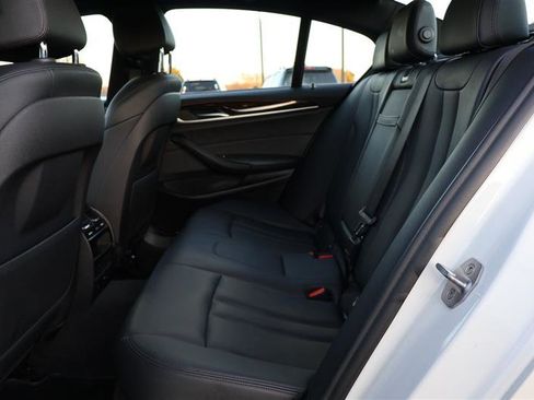 Used 2018 BMW 530i xDrive image 12