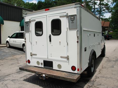 Used 2015 Ford E-350 and Econoline 350 Super Duty RWD image 11
