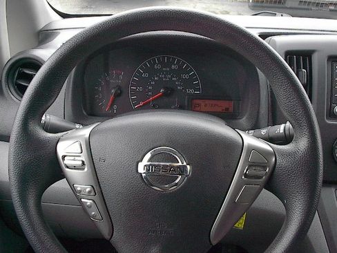 Used 2020 Nissan NV200 S FWD image 15