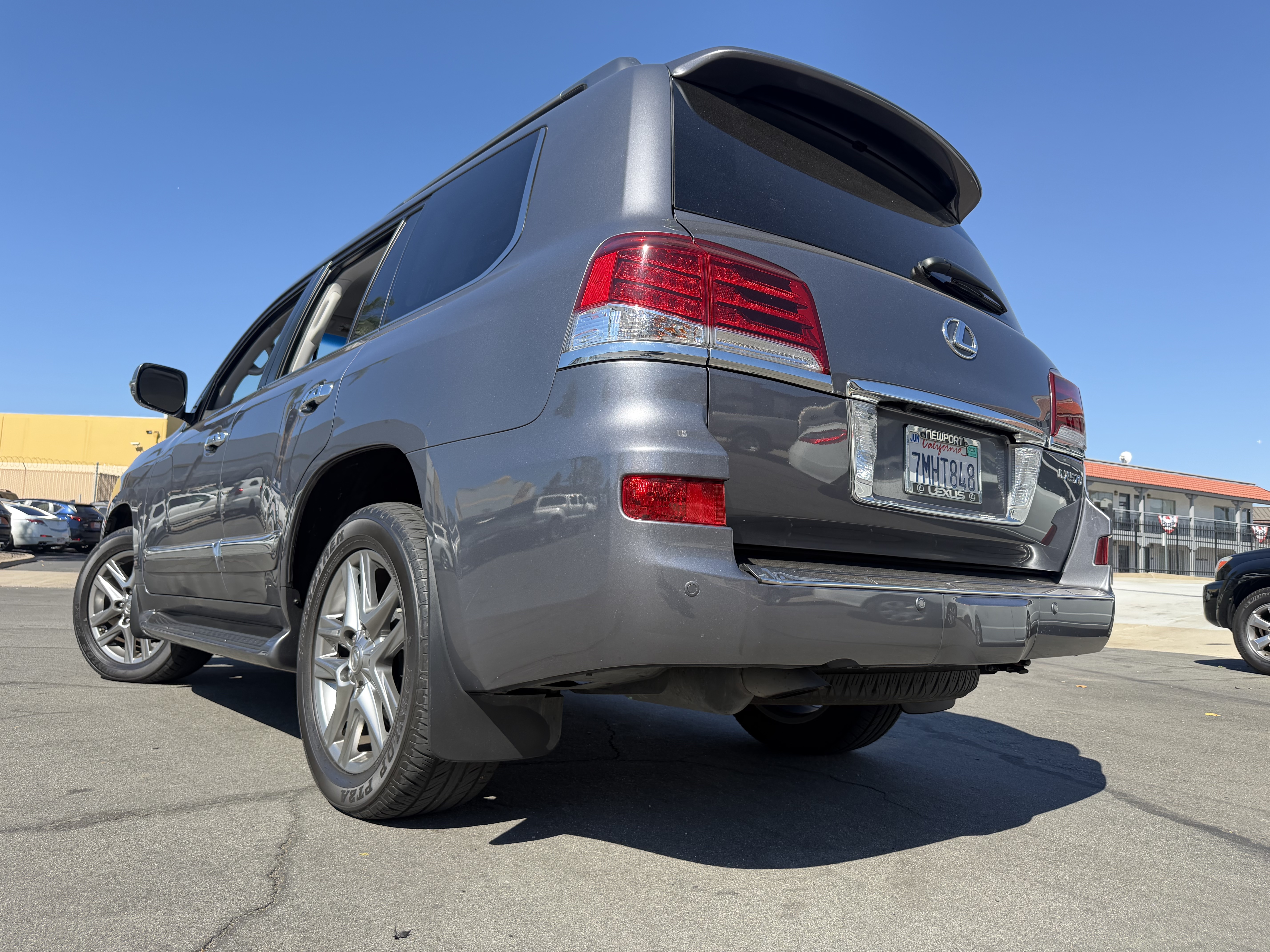 Used 2015 Lexus LX 570 4WD image 11