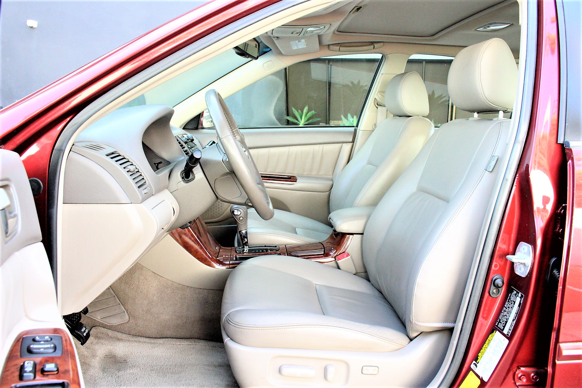Used 2005 Toyota Camry XLE FWD image 13