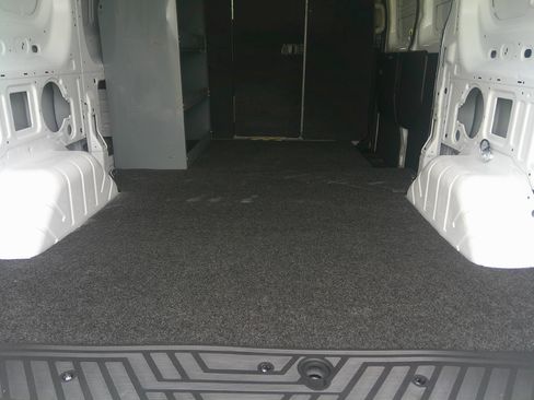Used 2019 Ford Transit 150 XL RWD image 5