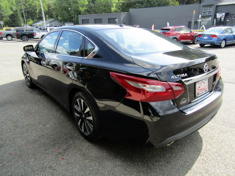 Used 2018 Nissan Altima SL FWD image 6