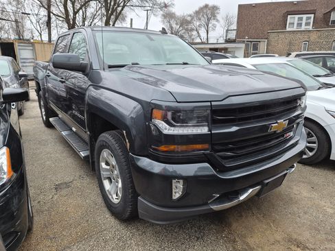 Used 2018 Chevrolet Silverado 1500 LT AWD/4WD image 2