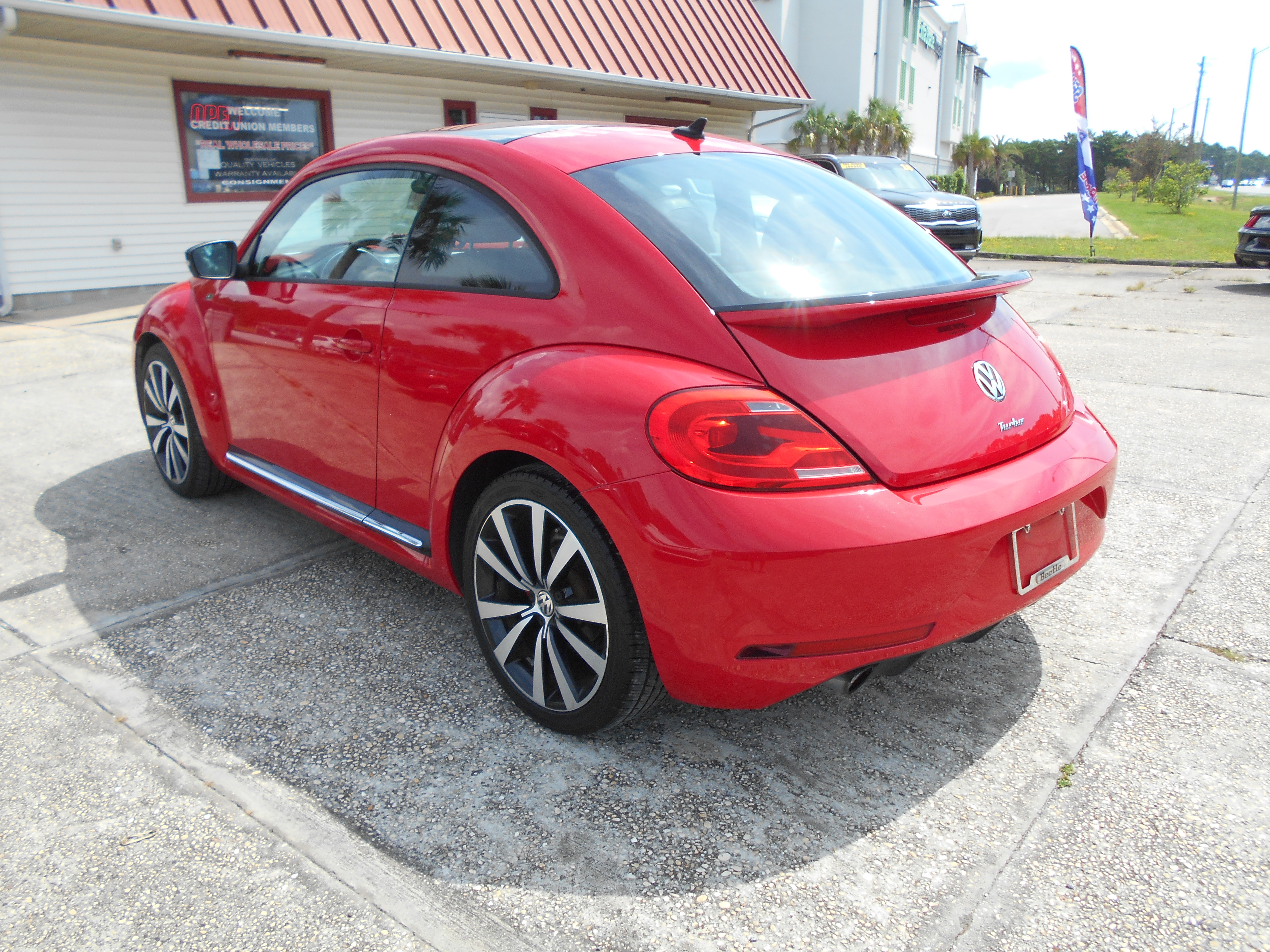 Used 2013 Volkswagen Beetle Turbo Coupe FWD image 5