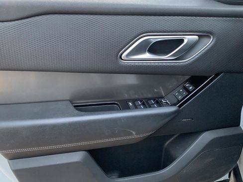 Used 2018 Land Rover Range Rover Velar S image 22