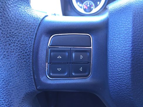 Used 2013 RAM 1500 2WD Crew Cab Express image 21