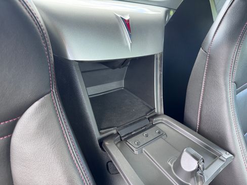 Used 2008 Pontiac Solstice GXP image 12