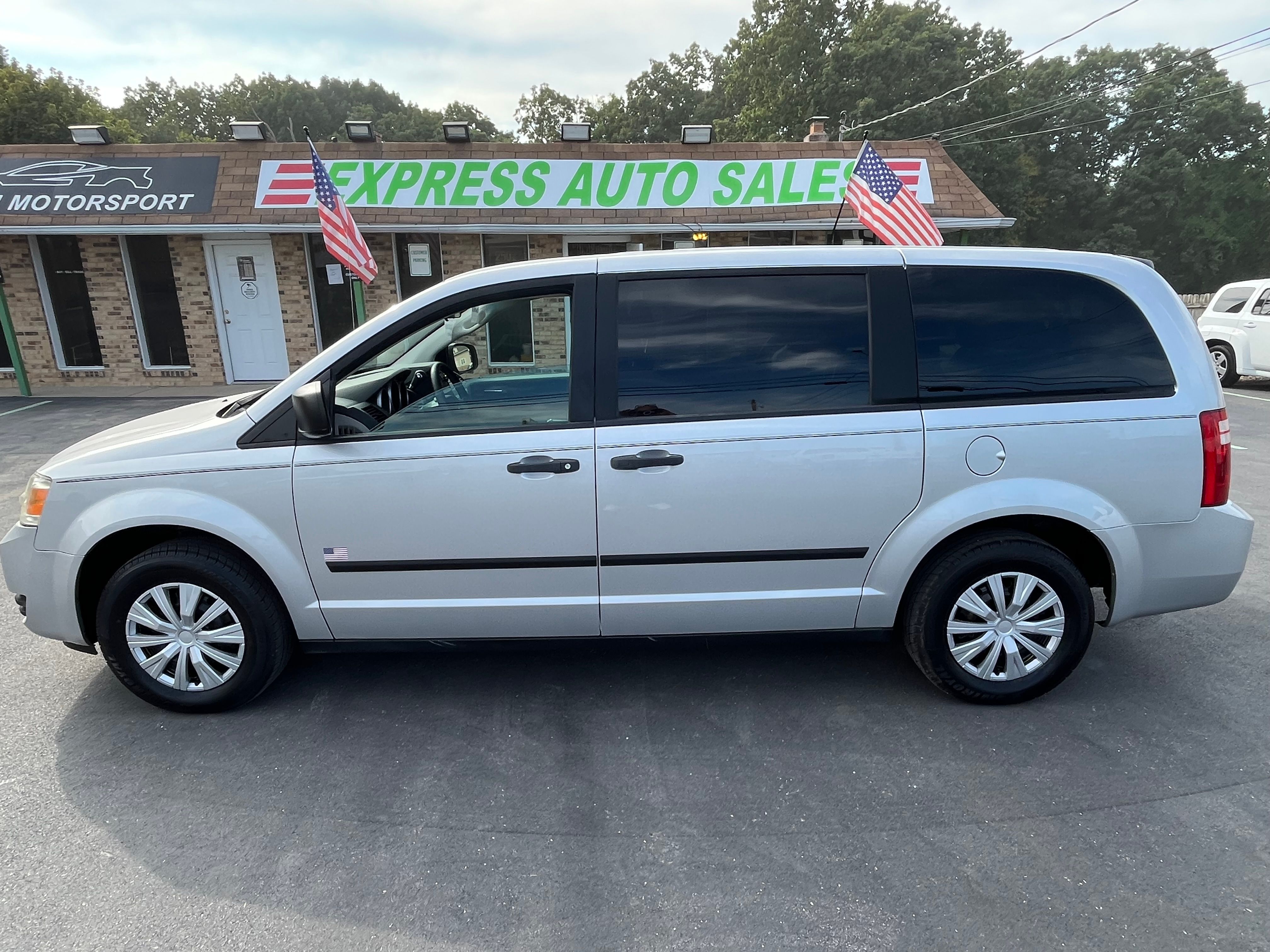 Used 2008 Dodge Grand Caravan SE FWD image 4