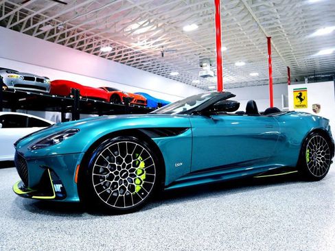 Used 2023 Aston Martin DBS image 1