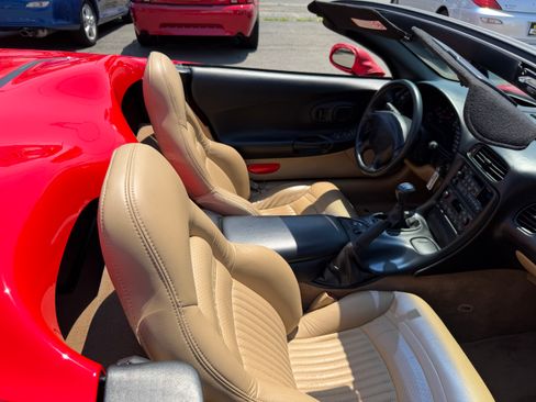 Used 1999 Chevrolet Corvette Convertible RWD image 22