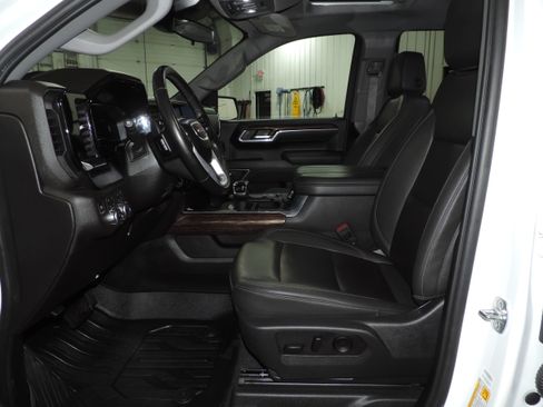 Used 2025 GMC Sierra 1500 Elevation image 46
