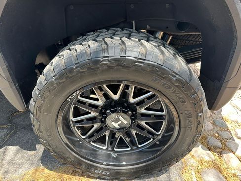 Used 2024 GMC Sierra 2500 4x4 Crew Cab AT4 image 44