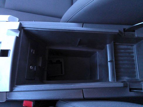 Used 2012 Ford Edge SE image 21