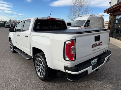 Used 2021 GMC Canyon Denali image 3
