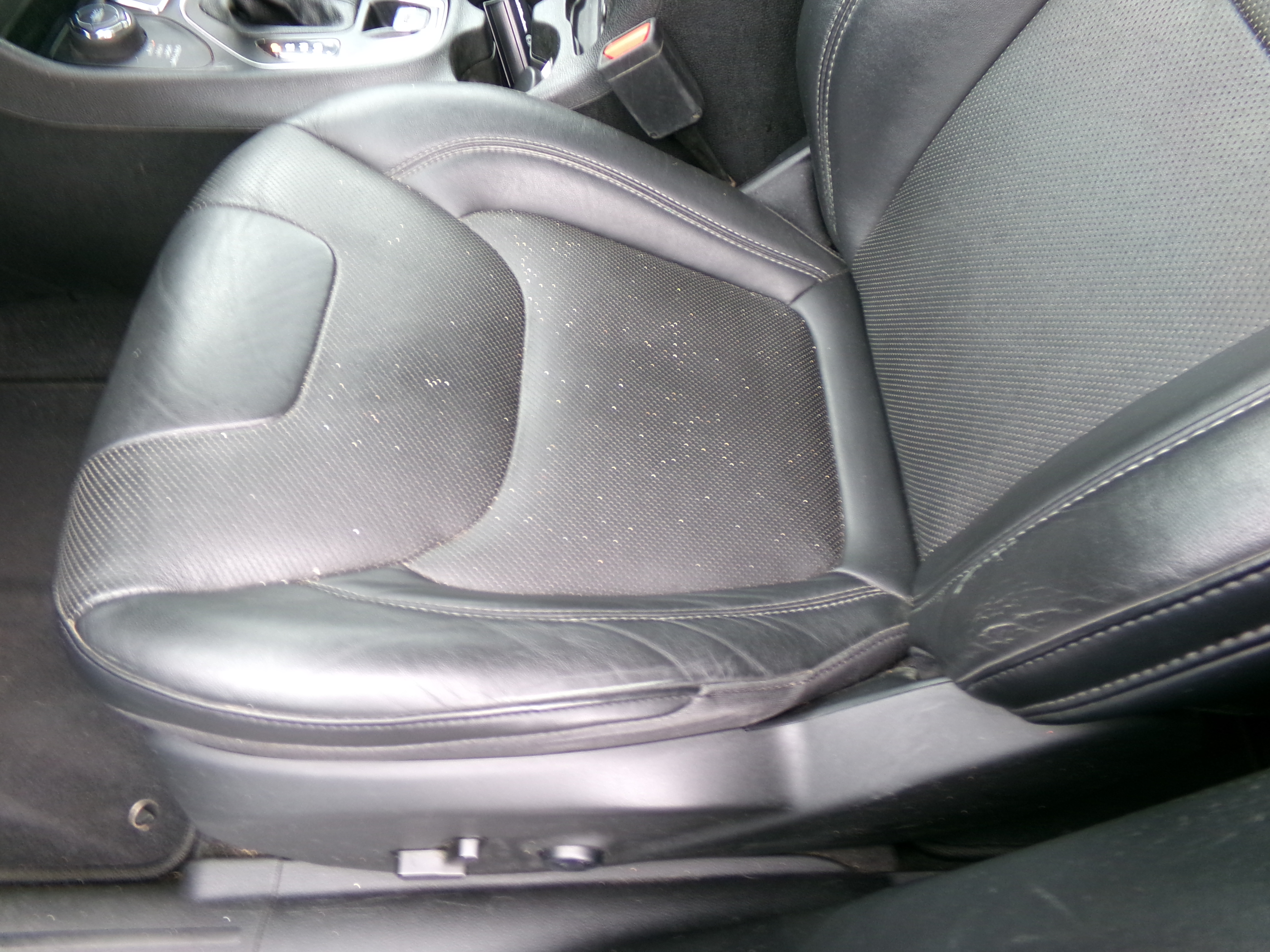 Used 2021 Jeep Cherokee 4WD Latitude Lux image 9