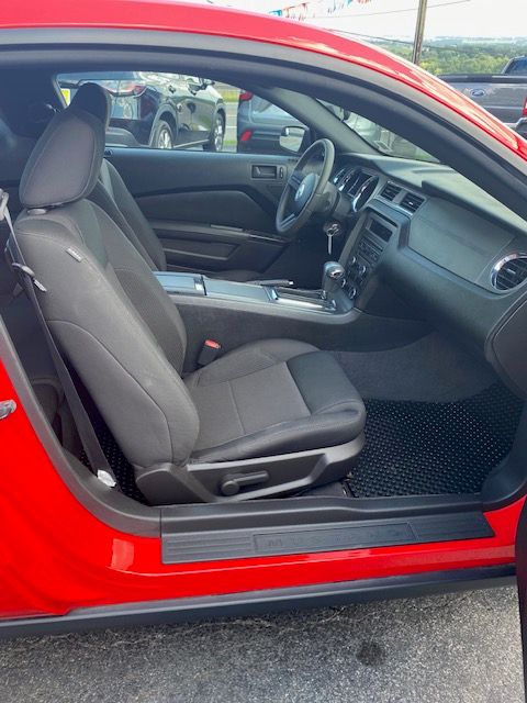 Used 2011 Ford Mustang Coupe RWD image 14
