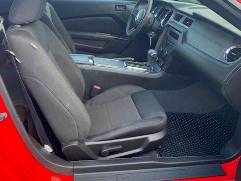 Used 2011 Ford Mustang Coupe RWD image 14