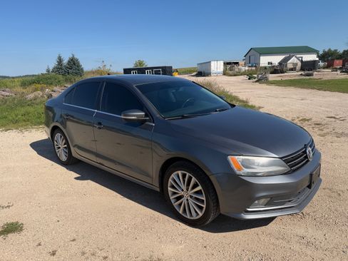 Used 2015 Volkswagen Jetta SE Sedan FWD image 4
