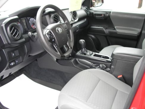 Used 2021 Toyota Tacoma SR image 6