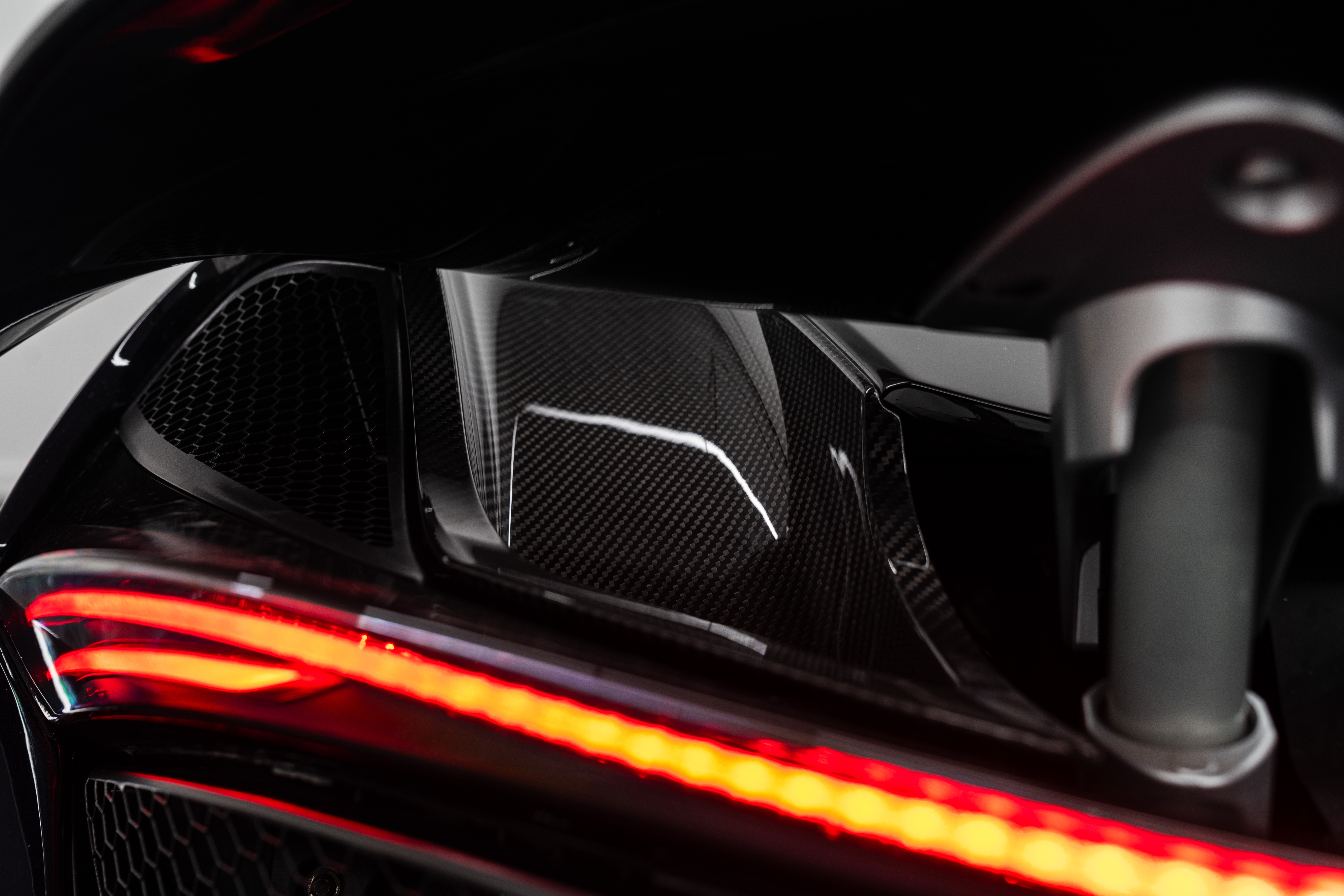 Used 2021 McLaren 720S Performance RWD image 27