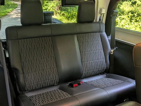 Used 2012 Jeep Wrangler Sahara image 14