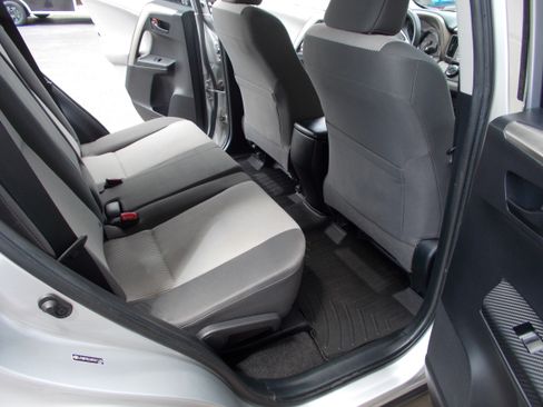 Used 2013 Toyota RAV4 AWD LE image 21