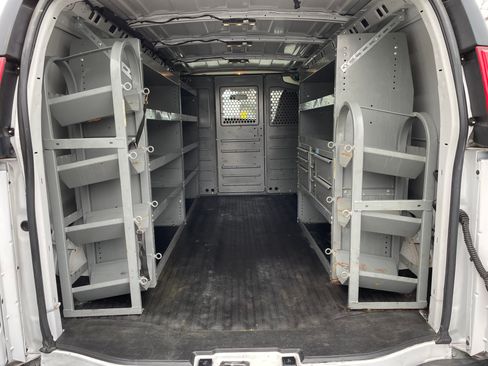 Used 2021 GMC Savana 2500 image 7