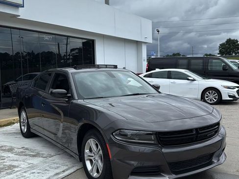 Used 2023 Dodge Charger SXT image 2