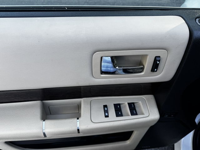 Used 2015 Ford Flex FWD Limited image 9