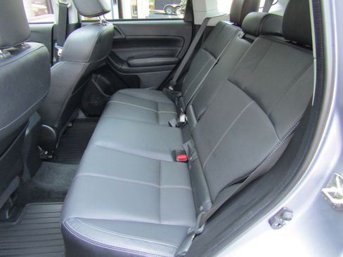 Used 2017 Subaru Forester 2.5i Touring image 10