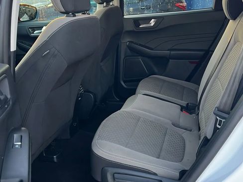 Used 2021 Ford Escape SE image 12