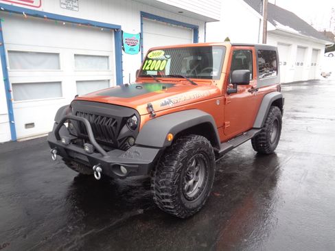 Used 2010 Jeep Wrangler Mountain image 1