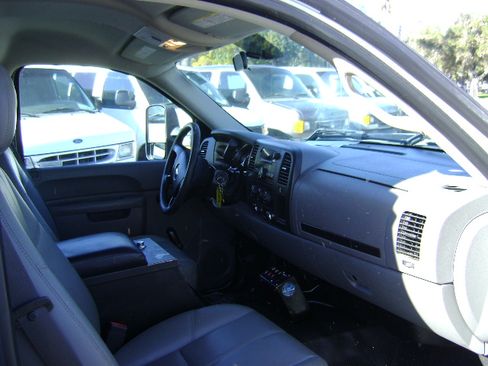 Used 2012 Chevrolet Silverado 3500 image 11