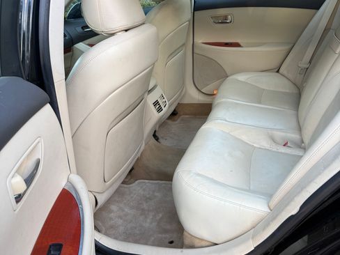 Used 2012 Lexus ES 350 w/ Luxury Pkg & Navigation FWD image 10