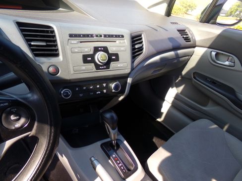 Used 2012 Honda Civic LX image 10
