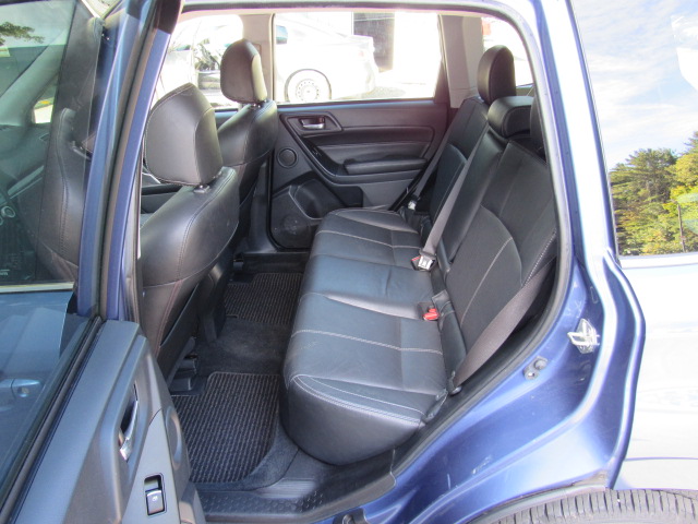Used 2017 Subaru Forester 2.5i Touring AWD/4WD image 16