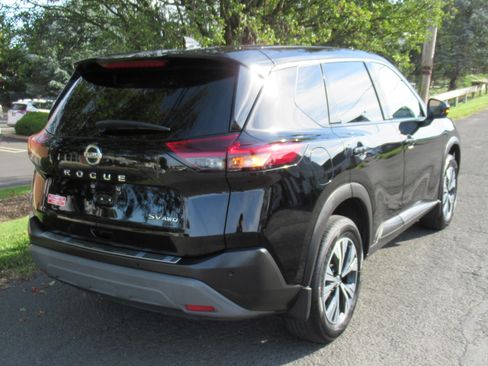 Used 2021 Nissan Rogue SV image 7