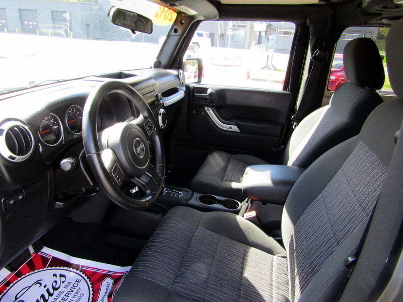 Used 2012 Jeep Wrangler 4WD Rubicon image 17