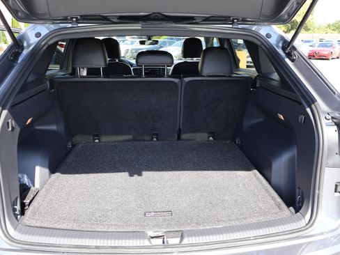 Used 2022 Volkswagen Atlas Cross Sport SE image 31